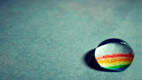水滴中的彩虹PPT背景图片